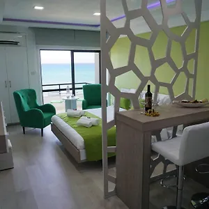 Apartment Lazuli Sea View-beachfront Ap 405, Larnaca